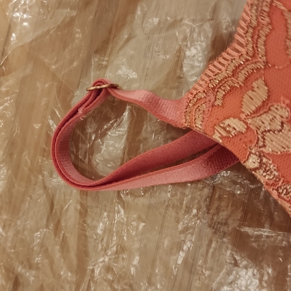 [New with Tags] Victoria's Secret Dream Angels Push-up Bra - Picture 5 of 8